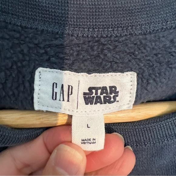 2/$30 Gap Kids Star Wars sweatshirt in deep navy blue SZ Large - Picture 6 of 8